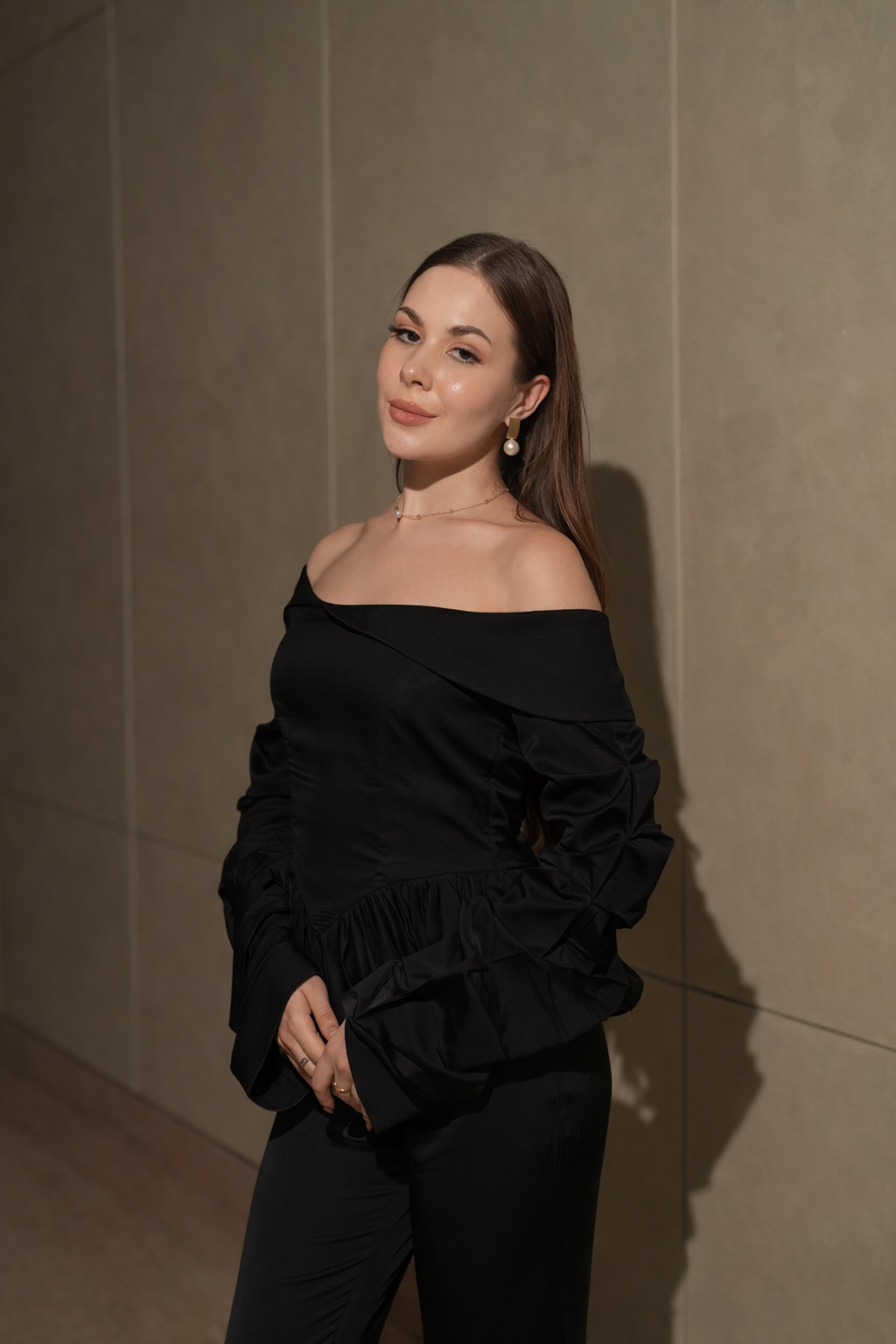 Cold Shoulder (Black)