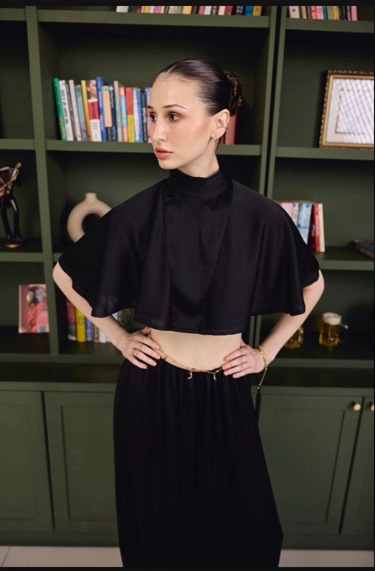 Noir Cape Top
