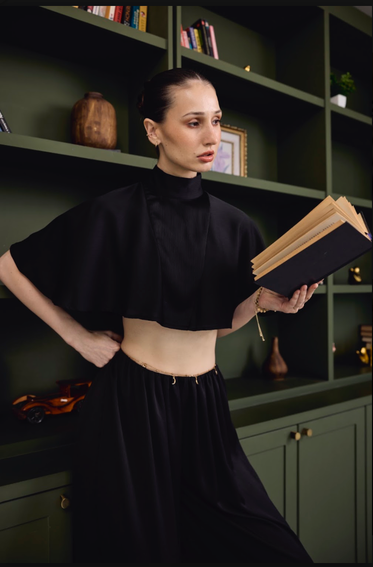 Noir Cape Top