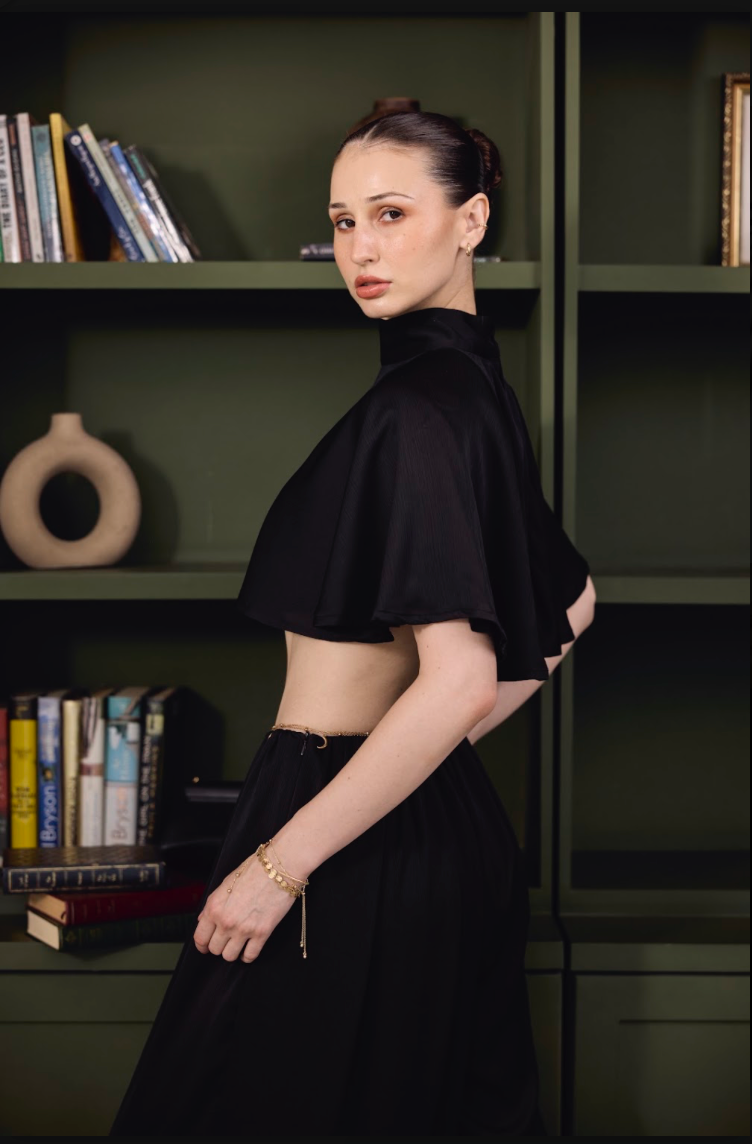Noir Cape Top